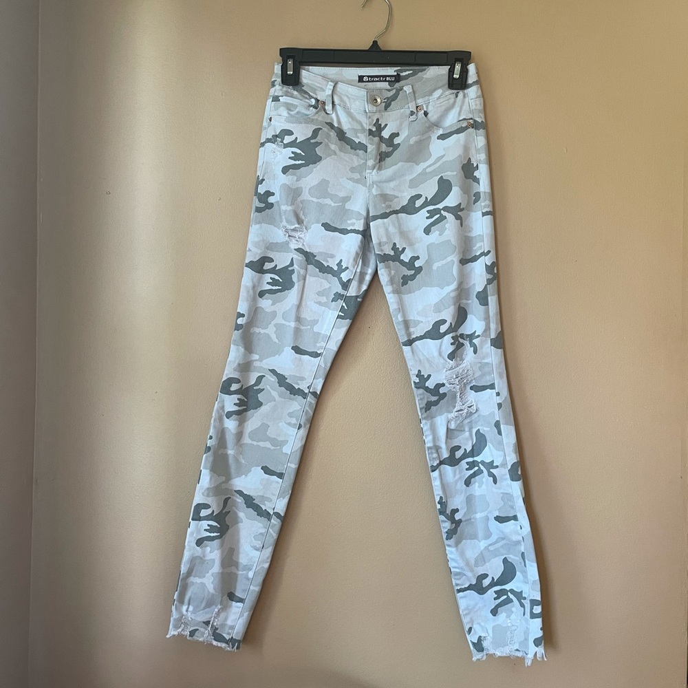Tractr Blu Denim Camo ripped jeans